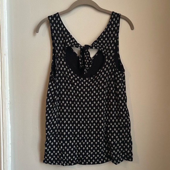 Old Navy black white patterned tank - Picture 3 of 7